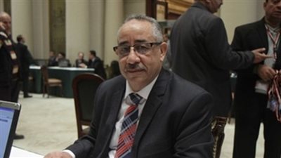 برلماني: تخصيص 2 مليار جنيه لتابلت الطلاب «مش عارفين لها راس من رجلين»