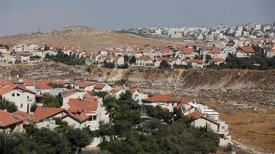 مخطط لإقامة مستوطنة قبالة غزة وشرعنة بؤرة استيطانية في الضفة