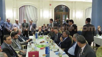 وزير المالية يطالب بزيادة الإيرادات الضريبية إلى 450 مليار جنيه