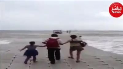 بالفيديو.. ممشى وسط البحر يبهر نشطاء مواقع التواصل الاجتماعي