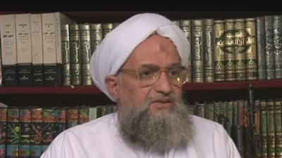 أبرز 5 قيادات لتنظيم القاعدة الإرهابي.. «الظواهري» العقل المدبر لأحداث سبتمبر.. «الجولاني» زعيمها في سوريا.. «الريمي» يديرها باليمن.. «بلمختار» قائد كتيبة الملث