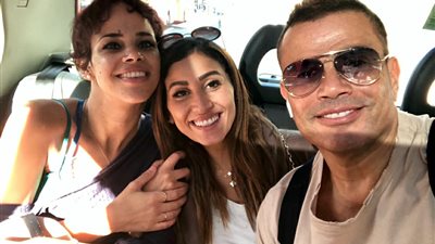 عمرو دياب يظهر مع زينة عاشور ودينا الشربيني في لندن (صور)