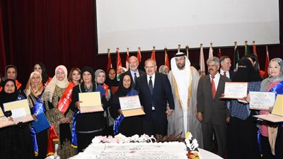 وزيرة التضامن الاجتماعي تحتفل بعيد الأم على مسرح جامعة القاهرة