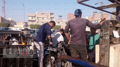 بالفيديو.. إقبال كثيف على محطات الوقود بالشرقية