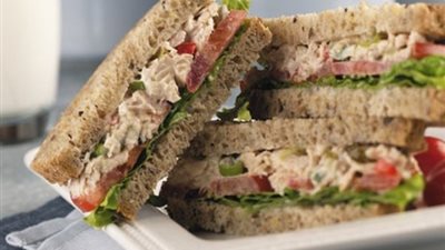 ساندويتش التوست بالتونة إفطار صحي لأطفالك