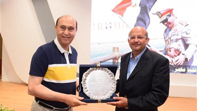 بالصور.. مهاب مميش يستقبل وفدا من بنك قناة السويس