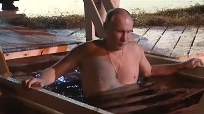 السفير الأمريكي بـ«موسكو» يتحدى بوتين (فيديو)