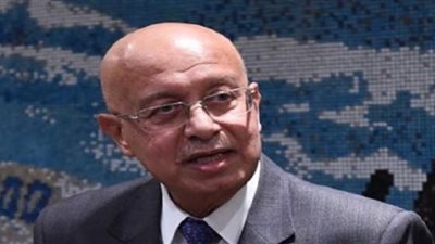 وزيرا السياحة والعدل ومميش في انتظار وصول شريف إسماعيل