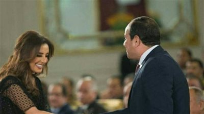 أنغام تنشر صورها مع الرئيس السيسي خلال احتفالية عيد الأم