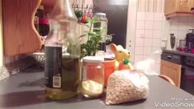 طريقة عمل زيت الترمس المر لتقليل نمو الشعر (فيديو)