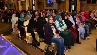 الاتحاد المحلي لعمال سوهاج ينظم مؤتمرا حاشدا لتأييد السيسي (صور)