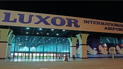 ضبط بريطانية حاولت تهريب 780 كبسولة «ترامادول» بمطار الأقصر