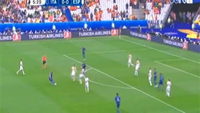 بالفيديو.. إيطاليا تهدد مرمى إسبانيا بتسديدة مع انطلاق المباراة