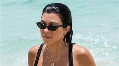 كورتيني كارداشيان في رحلة رومانسية بالغردقة