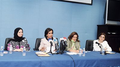 ناشطات يطالبن بعمل المرأة الكويتية في السلك العسكري