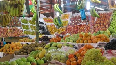أسعار الخضراوات والفاكهة اليوم بسوق العبور