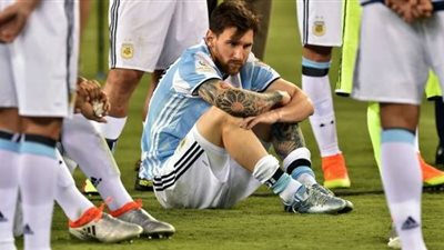 اعتزال «ميسي» اللعب دوليا يلهب مواقع التواصل.. جدو: «الأرجنتين نحس عليه».. يارا: «اسمك أسمى من أي لقب».. رحمة: «تنظيم داعش يتبنى اعتزاله».. وسيد: «يلعبون م