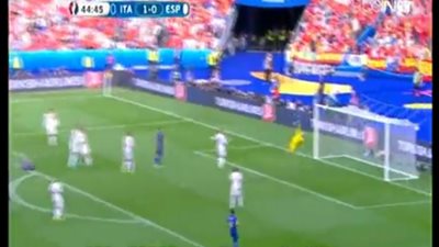بالفيديو.. «دى خيا» ينقذ مرماه من هدف ثان أمام إسبانيا