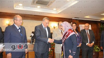 بالصور.. محافظ الجيزة يكرم الأمهات المثاليات بالديوان العام