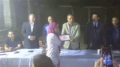 نقابة معلمي شمال القاهرة تكرم أوائل الشهادة الإعدادية (صور)