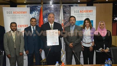 بالصور.. شركة مطار القاهرة تحصل على شهادة الأيزو العالمية في تطبيق المعايير الدولية.. «محروس»: توفير الدعم المادي والمعنوي لتطوير منظومة العمل علميا.. «هندي»: نعمل على تحقيق رؤية ش