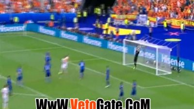 بالفيديو.. «بوفون» يتصدى لهجوم إسبانيا ويمنع التعادل