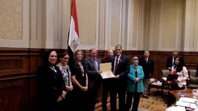 بالصور.. البرلمان يكرم الباحث الأزهري مخترع «أوكسي باور» لعلاج السرطان