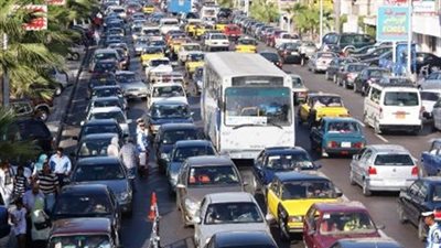 كثافات مرورية في مدينة نصر بسبب إصلاح ماسورة مياه مكسورة