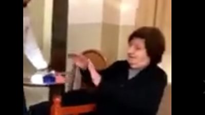 شاب ينفذ مقلبا في جدته على مهرجان «العب يلا» (فيديو)