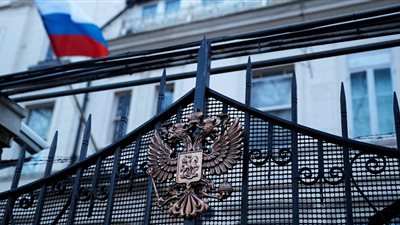 بريطانيا تسعى لإقناع الاتحاد الأوروبي بطرد الدبلوماسيين الروس