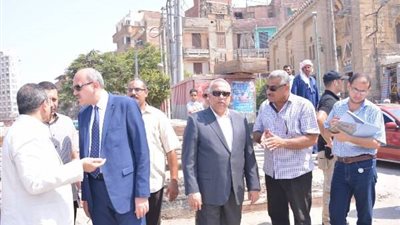 بالفيديو والصور.. حملة لإزالة الإشغالات بشوارع الزقازيق