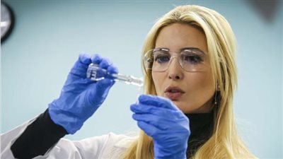 صورة «إيفانكا ترامب العالمة» تثير جدلا على مواقع التواصل الاجتماعي