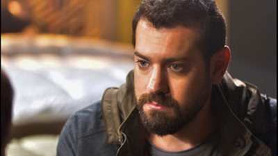 عمرو يوسف يبحث عن تأشيرة هروب في خامس حلقات «ظرف أسود»