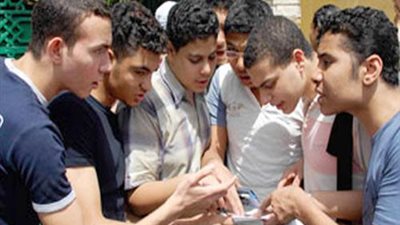 تظاهر طلاب الثانوية العامة بأسوان اعتراضا على إلغاء الامتحانات