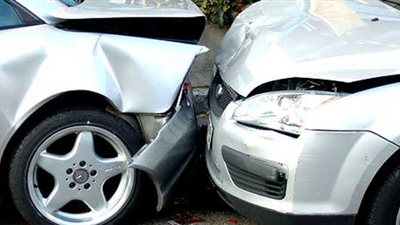 تصادم سيارتين يقودهما ليبيان في مطروح