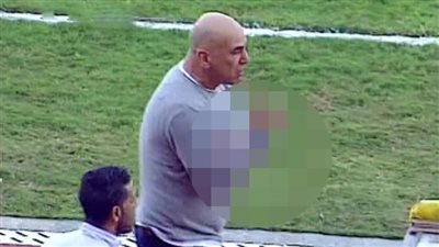 «إشارة خارجة» من حسام حسن لـ «طارق يحيى» في مباراة المصري وبتروجت