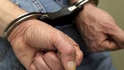 ضبط مالك شركة للأعمال البريدية بدون ترخيص في الوايلى