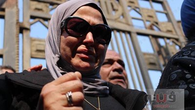 أهالي شهداء مذبحة بورسعيد يقرءون الفاتحة على أرواح أبنائهم في «الأهلي»