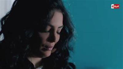 بالفيديو.. أحمد زاهر يسخر من شباب ونشطاء ثورة يناير في «الحالة ج»