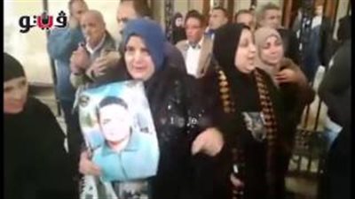 بالفيديو والصور.. «فرحة القصاص».. أهالي شهداء بورسعيد يحتفلون بتأييد إعدام الجناة.. هتافات «الله أكبر» تدوي في المحكمة.. الزغاريد والبكاء الأبرز.. ومسيرة للنادي الأهلي