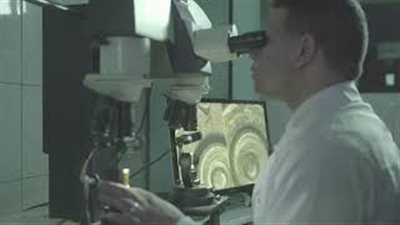 «الأدلة الجنائية» تواصل كشف الجرائم وفحص مسرح الجريمة (فيديو)