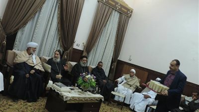 15 صورة تجسد لقاء المحبة بين وفد قبيلة الأمارة وأسقف قنا