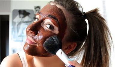 قناع «العسل بالكاكاو والشوفان» لعلاج البشرة الجافة