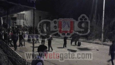 الأهالى يهاجمون الثوار أمام مبنى محافظة الشرقية