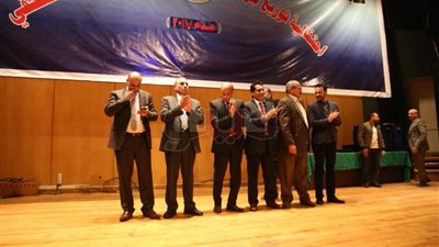 بالأسماء.. الصحفيين تكرم أعضاءها من حملة الدكتوراه والماجستير