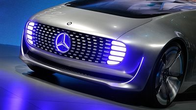 مرسيدس بنز تطلق اختراعا يحمي المشاة من أي صدمات