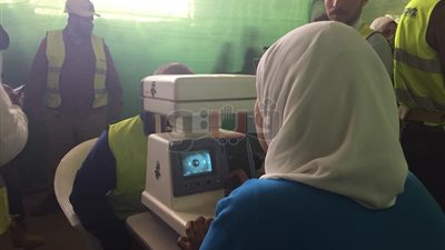 وزير القوى العاملة يتفقد إجراءات الكشف الطبي لعمال العاصمة الإدارية