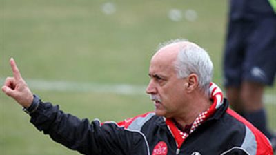 أيمن يونس: فينجادا غير مطروح لتدريب الزمالك