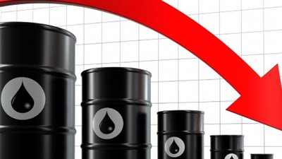 أسعار النفط تتراجع بفعل احتمالات زيادة الإمدادات العالمية