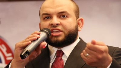 عارف يقود الهجوم على الرئيس من السجن